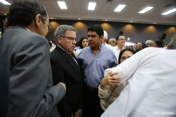 Continúan honras póstumas al Rector Magnífico Elmer Cisneros