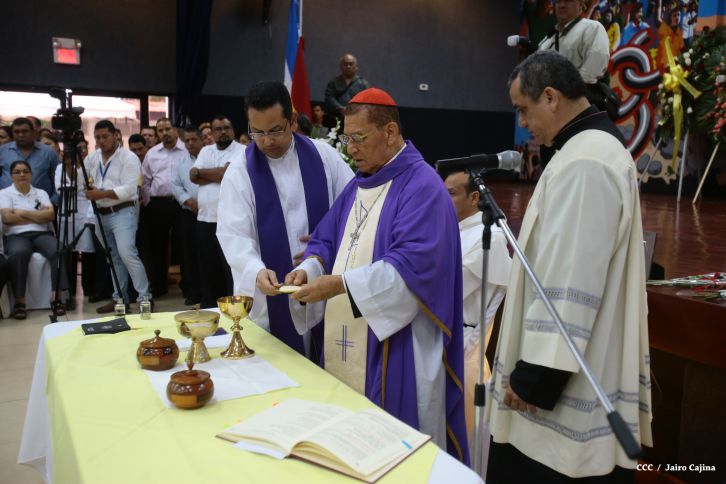Continúan honras póstumas al Rector Magnífico Elmer Cisneros
