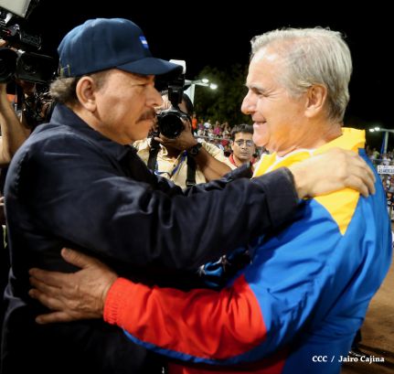 Daniel inaugura Estadio de Béisbol Infantil “Hugo Chávez Frías”