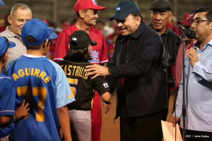 Daniel inaugura Estadio de Béisbol Infantil “Hugo Chávez Frías”