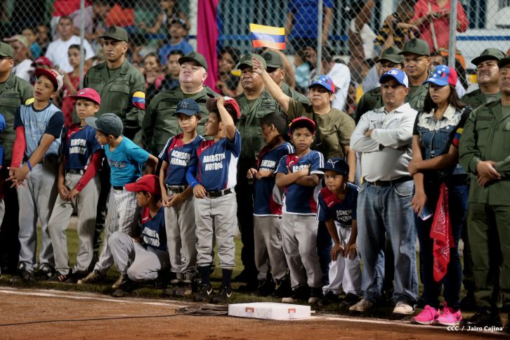 Daniel inaugura Estadio de Béisbol Infantil “Hugo Chávez Frías”