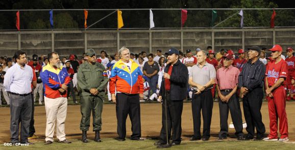 Daniel inaugura Estadio de Béisbol Infantil “Hugo Chávez Frías”