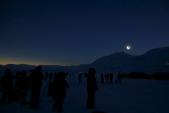 Eclipse solar es visible en parte del hemisferio norte