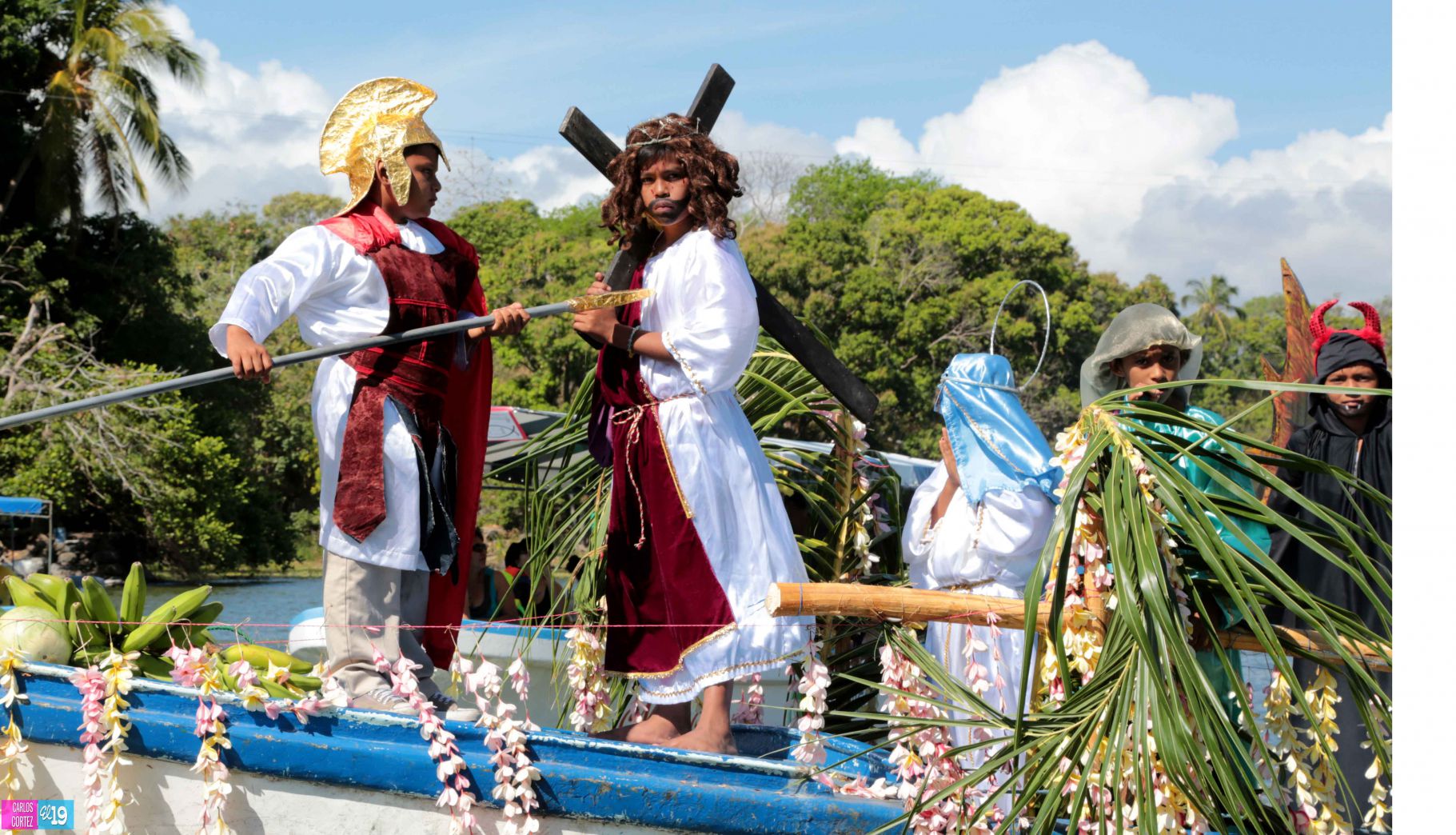 Granada vuelve a vivir Vía Crucis Acuático