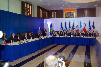 Presidente Daniel participa en reunión del SICA con Obama previo a Cumbre de las Américas
