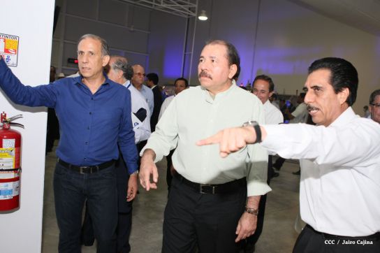 Presidente Daniel inaugura planta láctea del grupo Lala