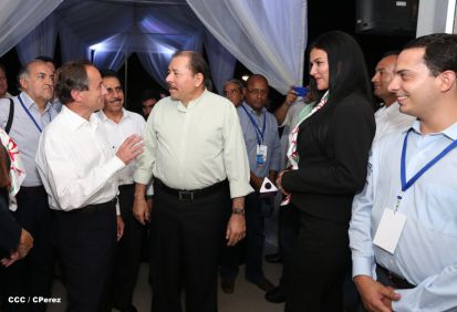 Presidente Daniel inaugura planta láctea del grupo Lala