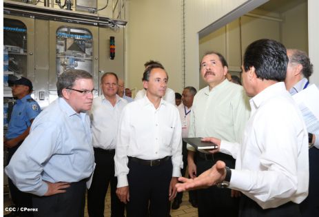 Presidente Daniel inaugura planta láctea del grupo Lala