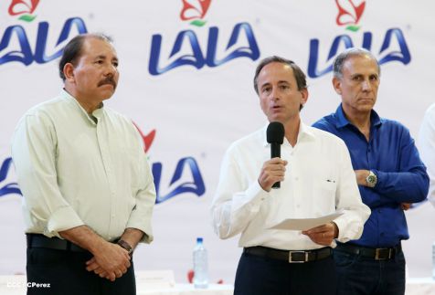 Presidente Daniel inaugura planta láctea del grupo Lala