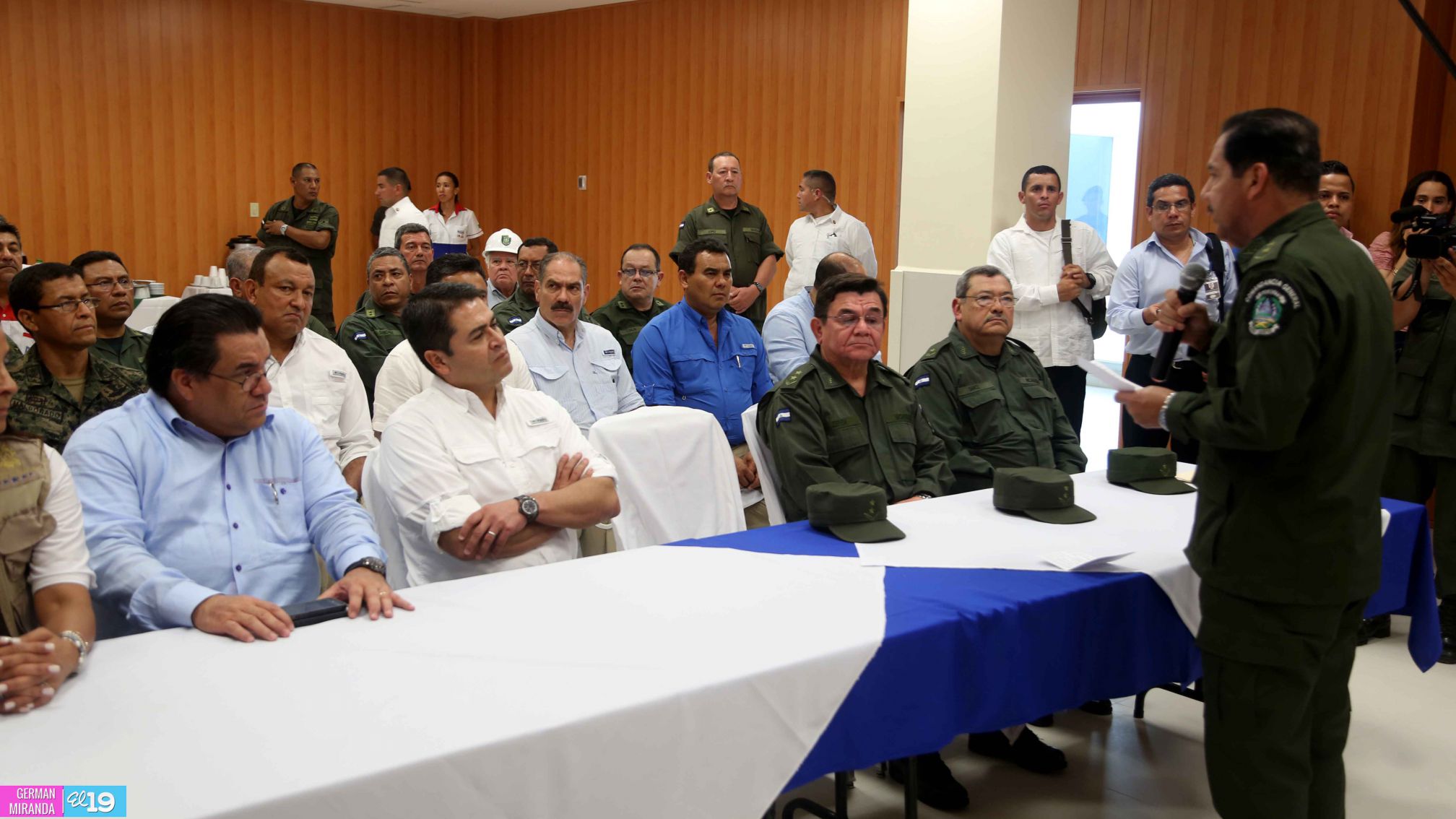 Presidente Juan Orlando Hernández Realiza recorrido por instalaciones del Nuevo Hospital Militar