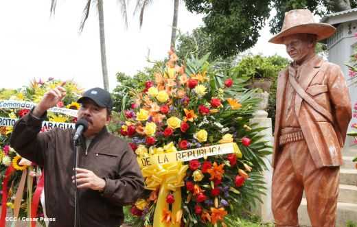 Daniel y Rosario conmemoran el 120 aniversario del natalicio de Sandino