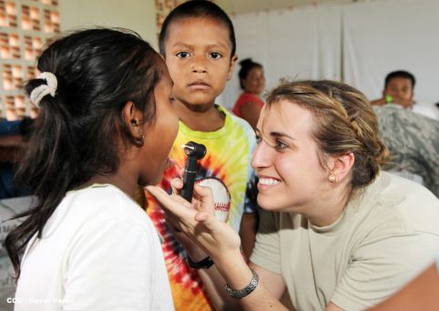 Brigada Humanitaria del USNS Confort atiende a comunidades del Caribe