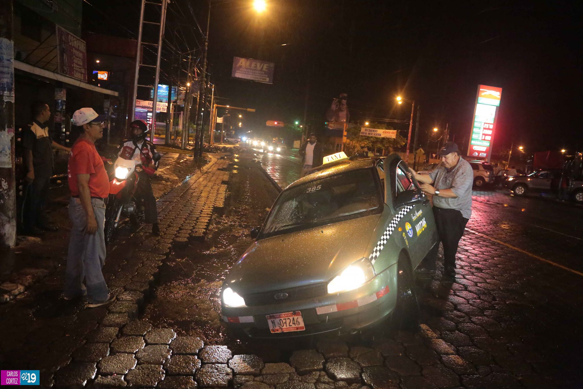 Intenso aguacero cae sobre Managua