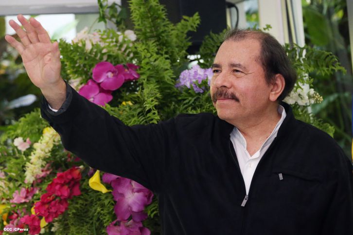 Daniel y Rosario recibe cartas credenciales de embajadores de Ecuador, Panamás, Honduras y Perú