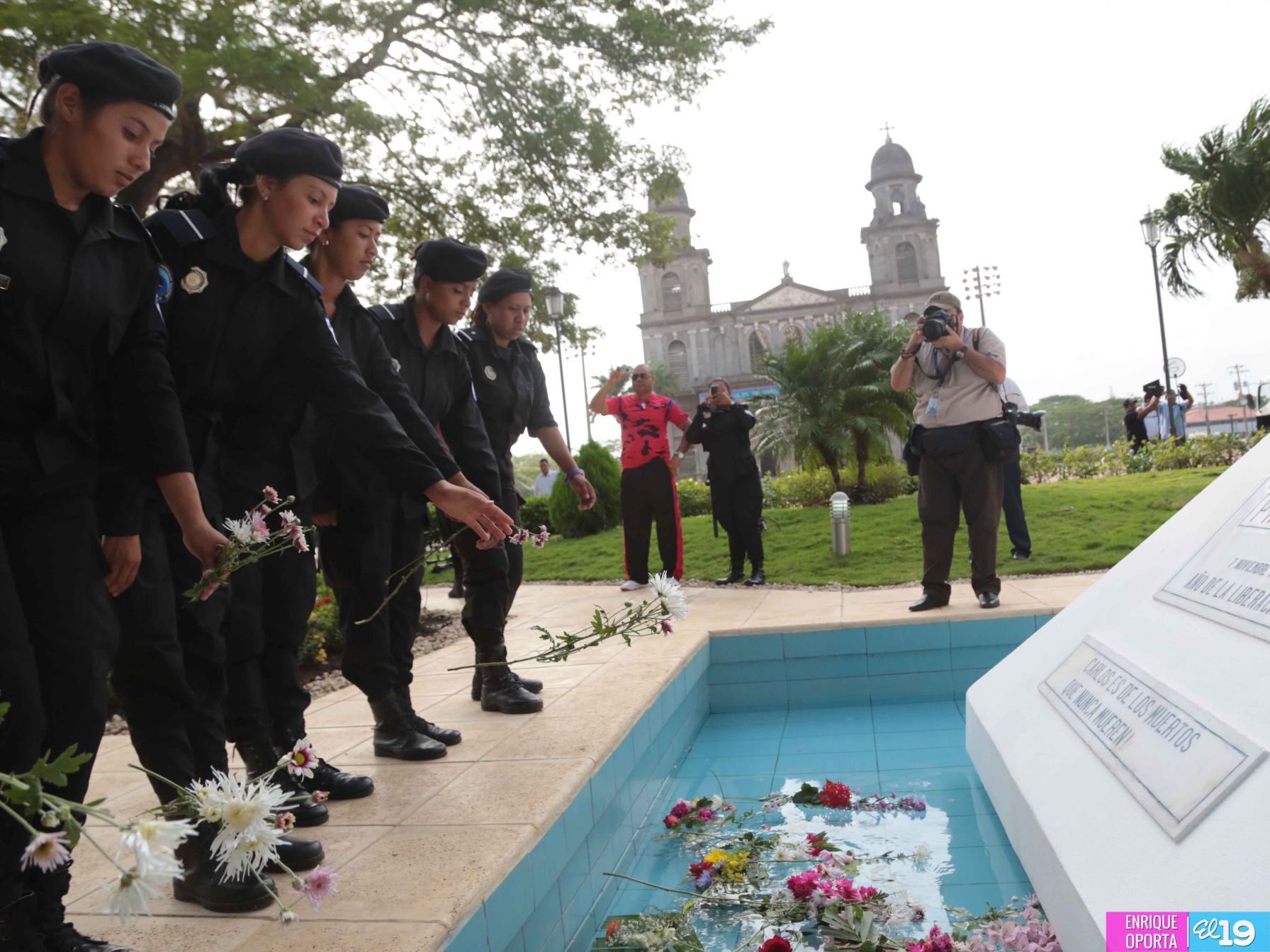 Rinden homenaje al Comandante Carlos Fonseca Amador en su 79 Aniversario de su Natalicio