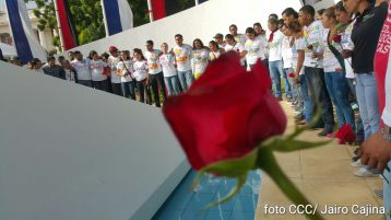 Rinden homenaje al Comandante Carlos Fonseca Amador en su 79 Aniversario de su Natalicio