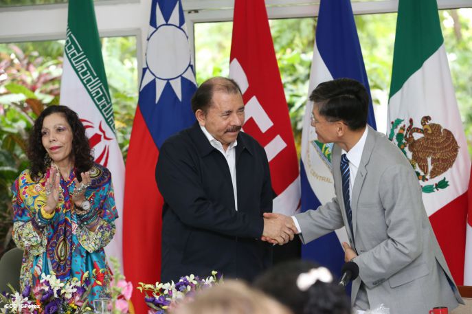 Daniel y Rosario reciben cartas credenciales de los embajadores de Irán, Taiwán, México y Japón