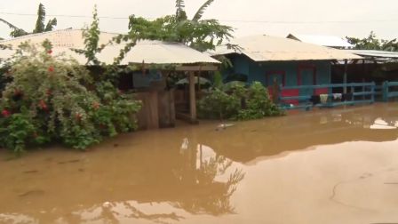 Atienden a familias afectadas por crecida del Río Escondido en El Rama