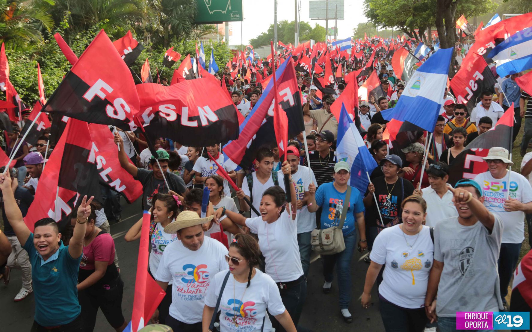 Juventud y Familias protagonizan Gran Caminata de la Alegría