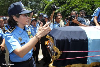 Rinden homenaje póstumo a compañeros policías caídos en el cumplimiento del deber