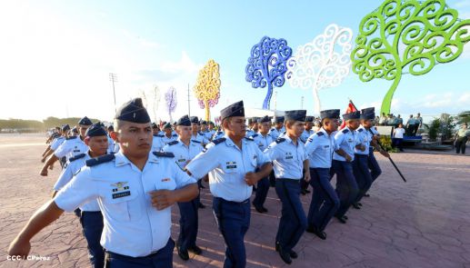 Presidente Daniel reconoce labor de la Fuerza Naval en su 35 aniversario