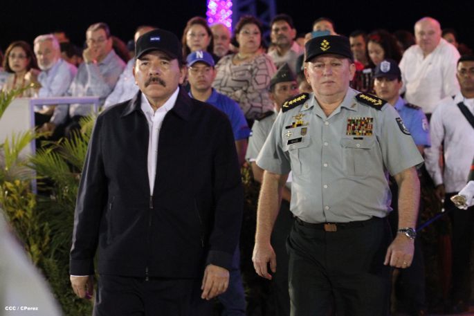 Daniel y Rosario participan en Acto del 36 Aniversario del Ejército de Nicaragua