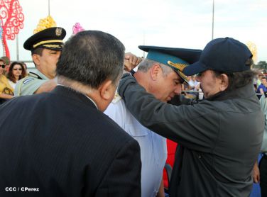 Desfile militar Pueblo-Ejército en Plaza de la Fé "Juan Pablo II"