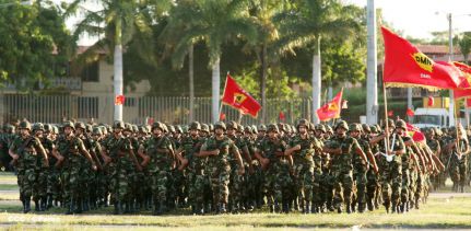 Desfile militar Pueblo-Ejército en Plaza de la Fé "Juan Pablo II"