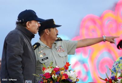Desfile militar Pueblo-Ejército en Plaza de la Fé "Juan Pablo II"