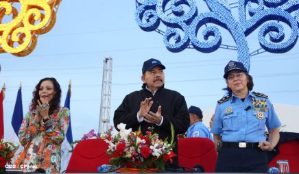 Presidente Daniel y Compañera Rosario participan en acto del 36 Aniversario de la Policía Nacional