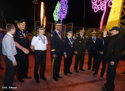 Presidente Daniel y Compañera Rosario participan en acto del 36 Aniversario de la Policía Nacional