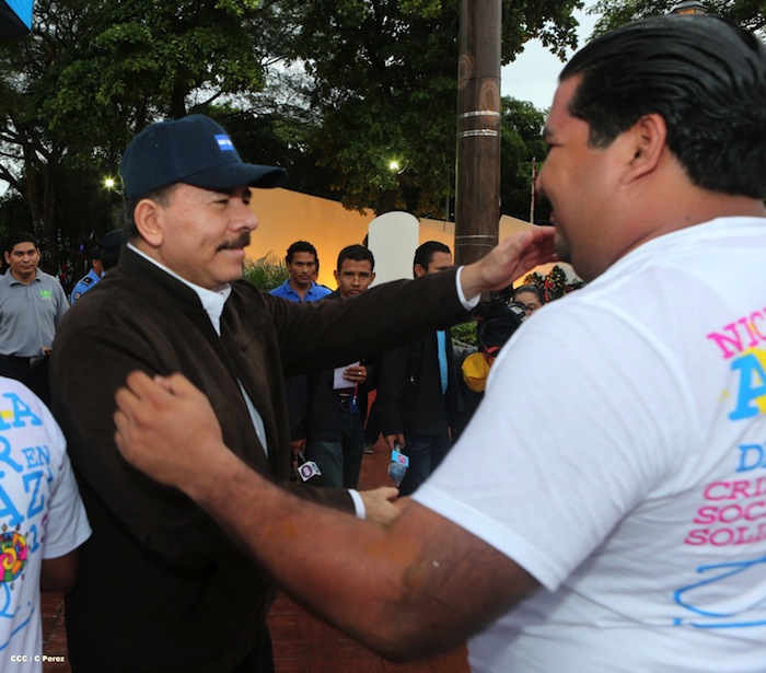 Daniel y Rosario conmemoran 77 Natalicio del Comandante Carlos Fonseca Amador