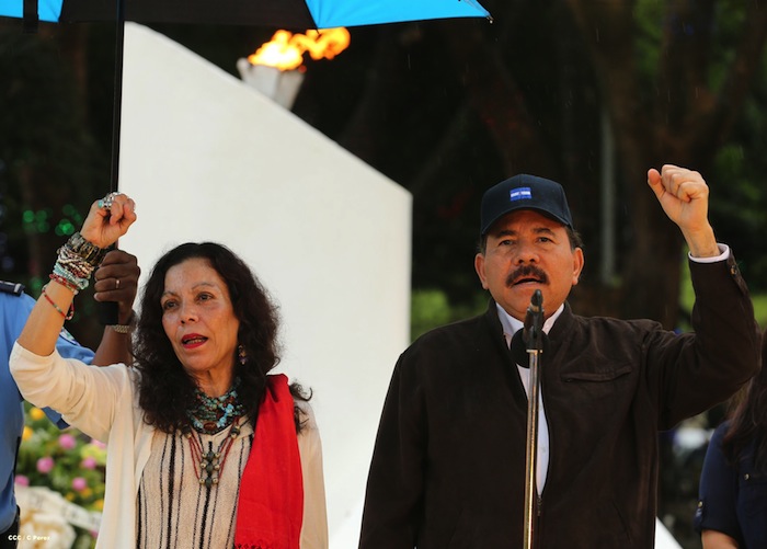 Daniel y Rosario conmemoran 77 Natalicio del Comandante Carlos Fonseca Amador