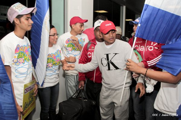 Chocolatito retorna a Nicaragua tras su histórica y contundente victoria ante Brian Viloria