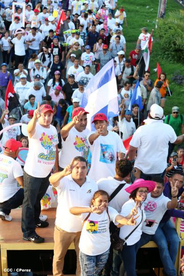 Chocolatito participa en Caminata por el Trabajo y la Paz
