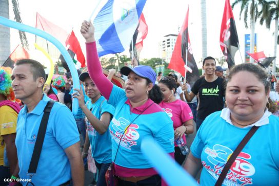 Más fotos de la Caminata Trabajo y Paz… Unida, Nicaragua Triunfa!