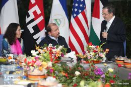 Daniel y Rosario reciben cartas credenciales de embajadores de Chile, Francia, EEUU y Palestina