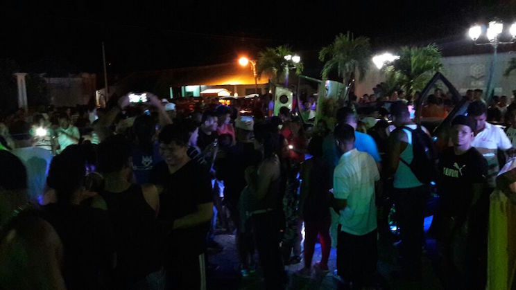 Corinto: Realizan exhibición de autos modificados