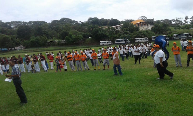 Inauguran Liga de Béisbol en Diriá