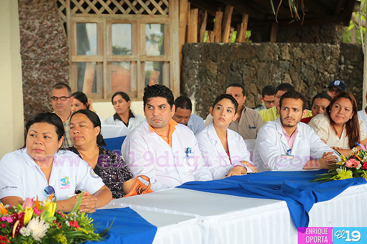 Scott Parazynski y m&eacute;dicos de Nicaragua