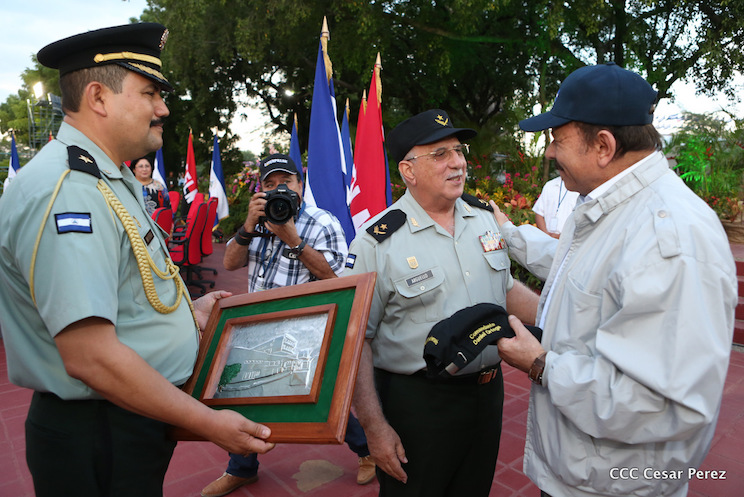Daniel y Rosario conmemoran 49 aniversario de Pancas&aacute;n y 37 aniversario del Cuerpo M&eacute;dico Militar
