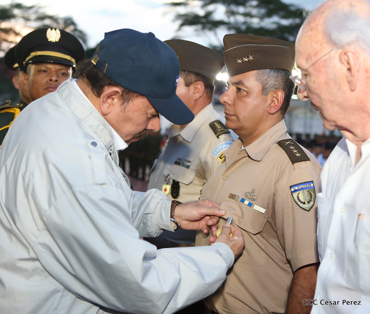 Daniel y Rosario conmemoran 49 aniversario de Pancas&aacute;n y 37 aniversario del Cuerpo M&eacute;dico Militar