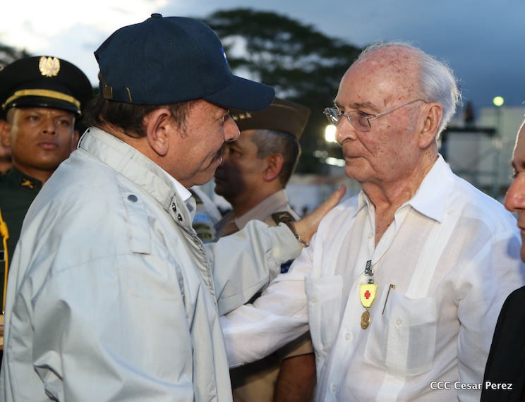 Daniel y Rosario conmemoran 49 aniversario de Pancas&aacute;n y 37 aniversario del Cuerpo M&eacute;dico Militar