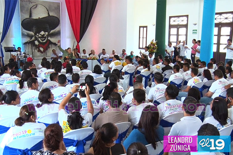 Comando Rigoberto López Pérez comparte con muchachos y muchachas de la Juventud Sandinista