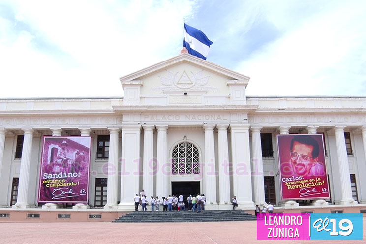 Comando Rigoberto López Pérez comparte con muchachos y muchachas de la Juventud Sandinista