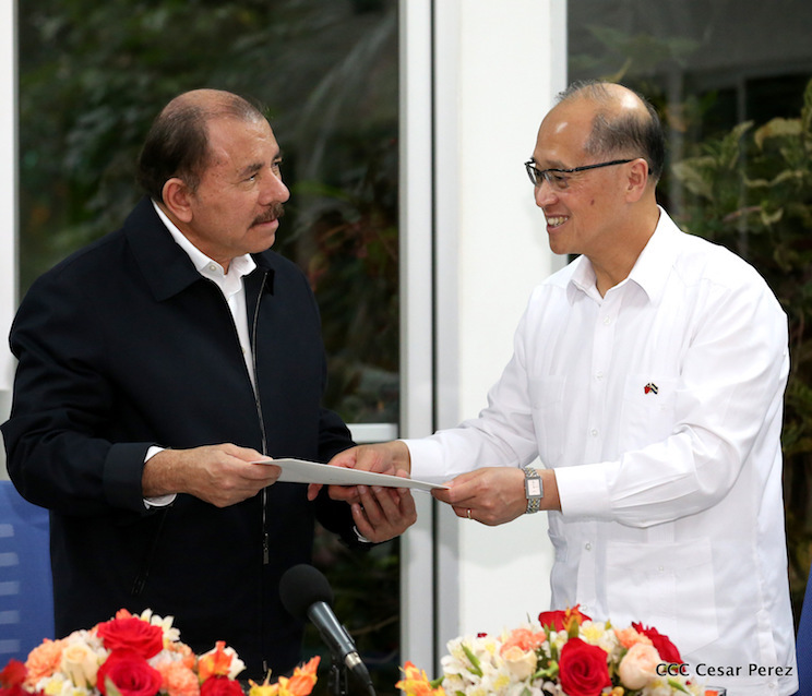 Daniel y Rosario se re&uacute;nen con canciller de China Taiw&aacute;n, Sr. David Tawei Lee