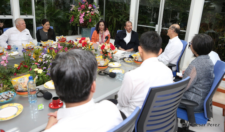 Daniel y Rosario se re&uacute;nen con canciller de China Taiw&aacute;n, Sr. David Tawei Lee