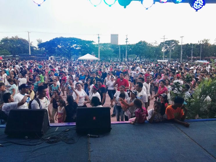 Miles participaron en zumbat&oacute;n y concierto para celebrar aniversario de la JS19 de Julio