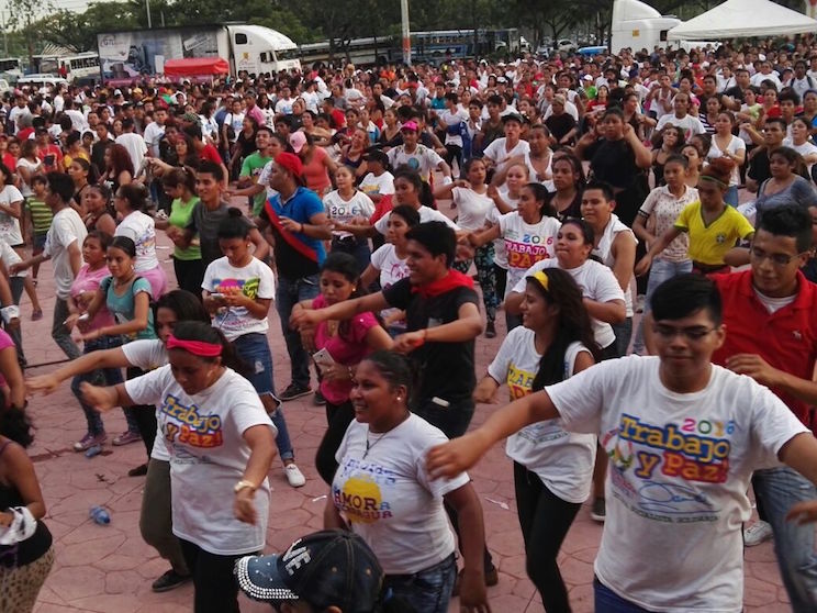 Miles participaron en zumbat&oacute;n y concierto para celebrar aniversario de la JS19 de Julio