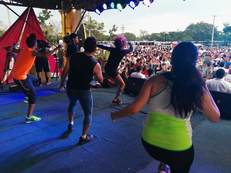Miles participaron en zumbat&oacute;n y concierto para celebrar aniversario de la JS19 de Julio
